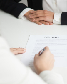 Elaboração e regularização de contrato social para empresas